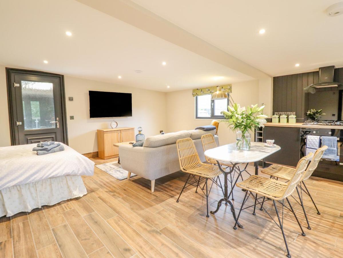 The Cabin At Evelyns Retreat Corwen Exteriör bild