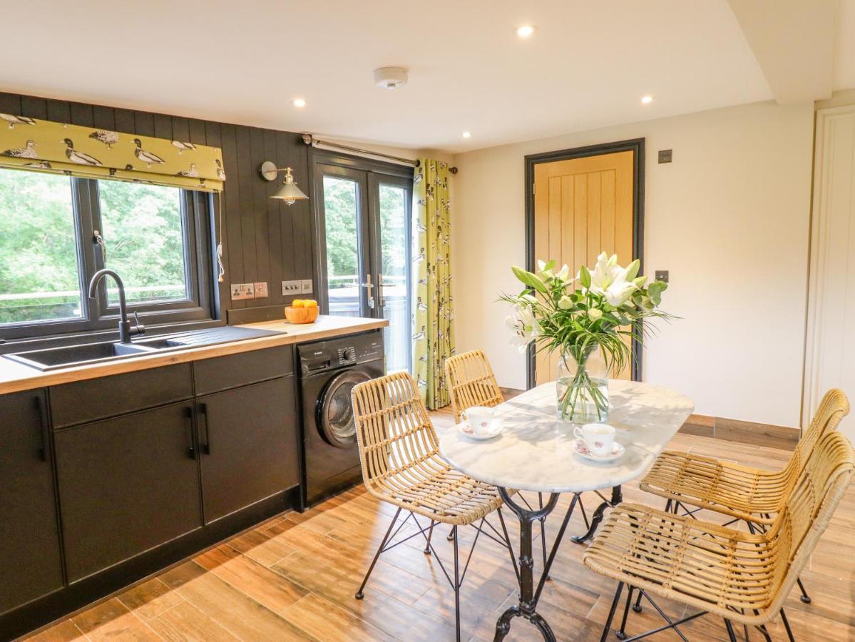 The Cabin At Evelyns Retreat Corwen Exteriör bild